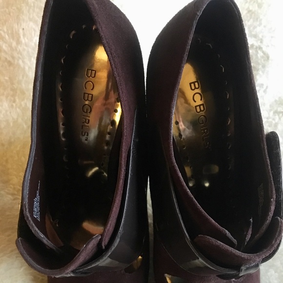 Incredible BCBGirls suede platform booties! - Picture 6 of 8